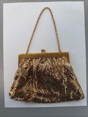 Whiting & Davis Gold Sequin Chain-Handle Evening Clutch